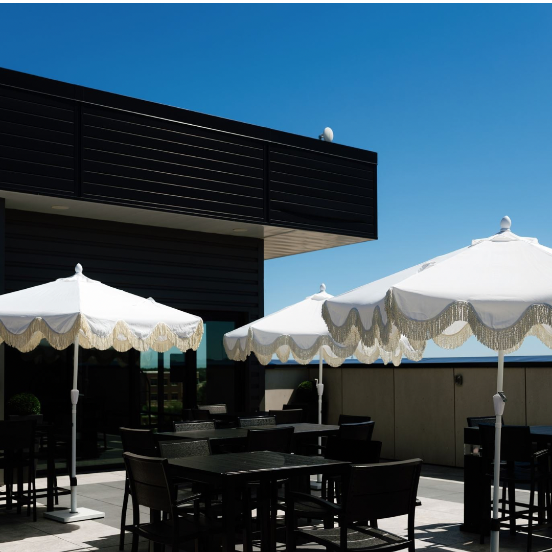 9’ White Fringe Umbrella with Base